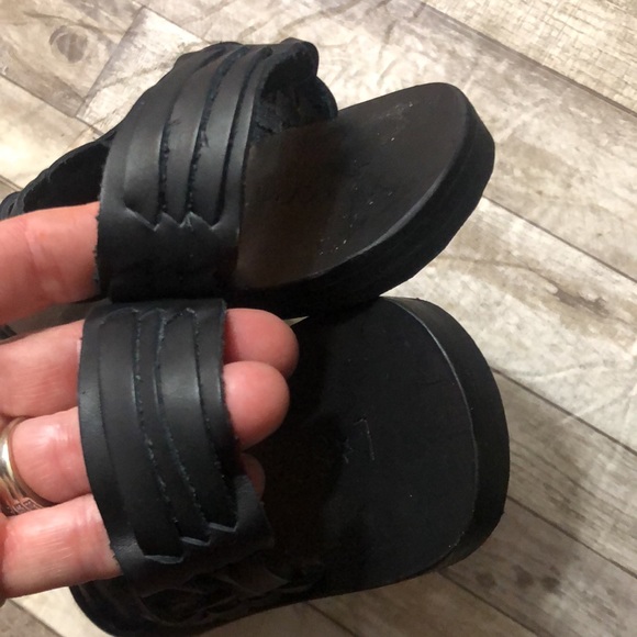 L Space Black Huarache Sandals - Picture 10 of 11